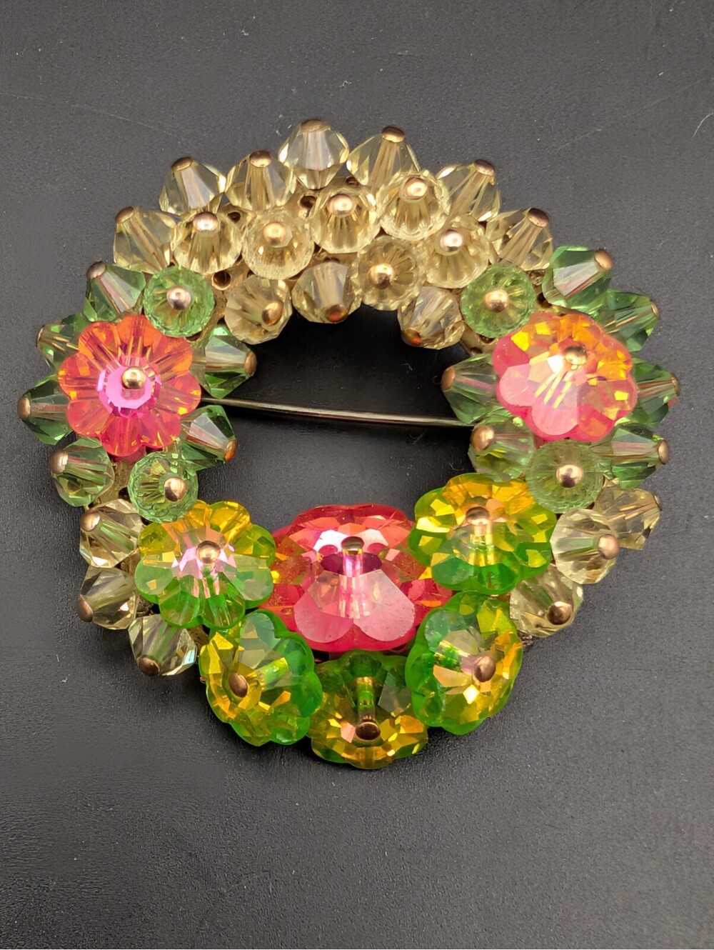 VTG Goldtone Wired Margarita Floral Rivoli Glass Open Wreath Brooch UV Glow 2"